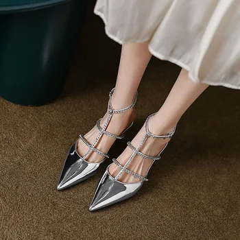 Yeni kadın Sandalet Gümüş Düğün Ayakkabı Sivri Burun T Kayışı Pompaları Bling Kristal Dar Bant Gladyatör Sandalet Yaz Ayakkabı